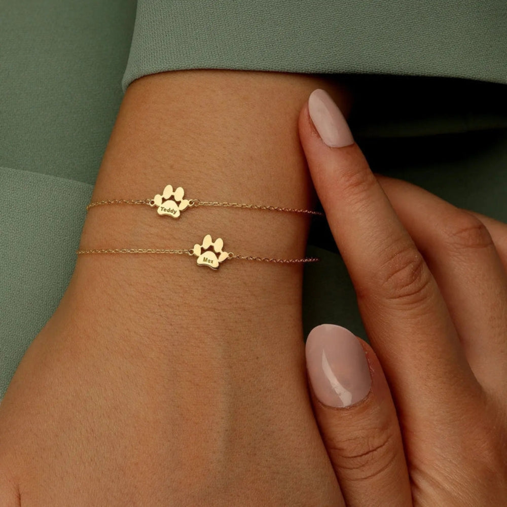 Braccialetto Personalizzato con Zampette e Nome del Tuo Pet: Porta Sempre con Te il Tuo Amico a Quattro Zampe
