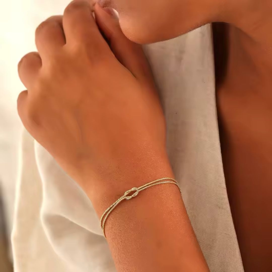 Il bracciale di coppia che trasforma il vostro legame in un simbolo da portare ogni giorno.